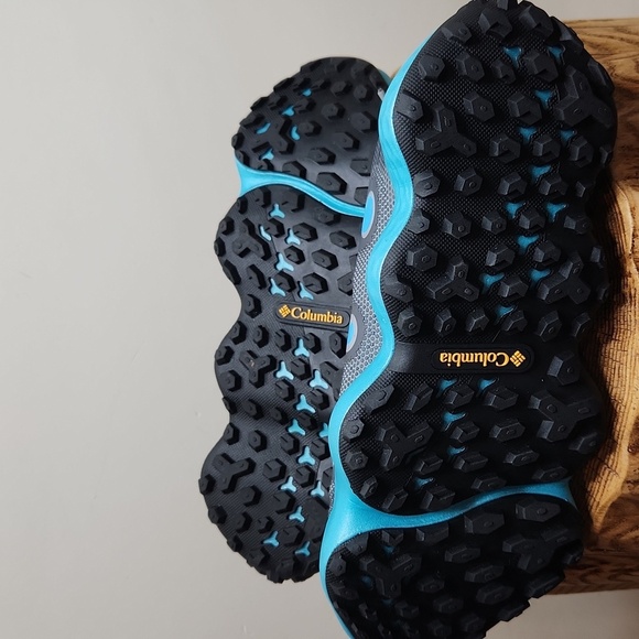 Columbia Women's Trail Running Shoes Size 8 Gray Blue Yellow Rubber Outsole - Picture 11 of 12